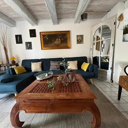 Holiday home La Maison Pres De La Fontaine Et La Du Pecheur *